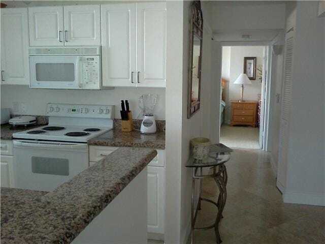 Building Photo - 3606 S Ocean Blvd