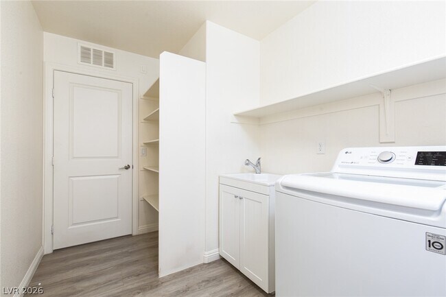 Building Photo - 9581 Aberdeen Ridge Ct