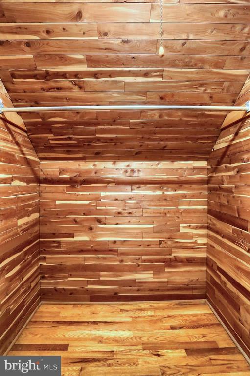 Building Photo - 685 Knight Rd