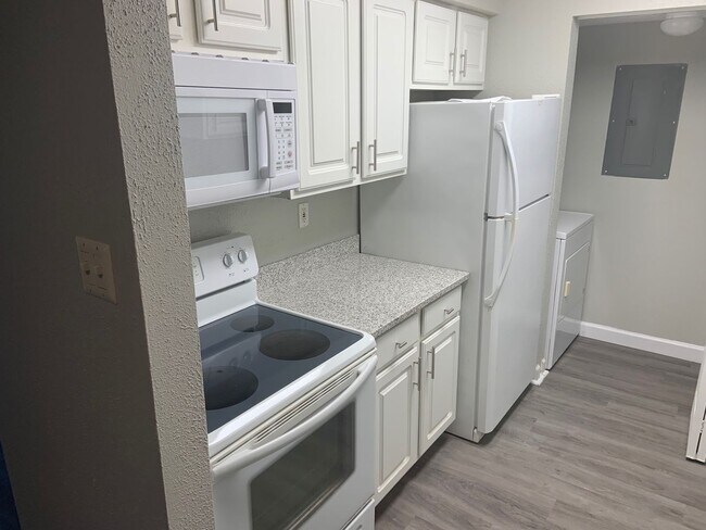 Building Photo - 3756 Idlebrook Cir