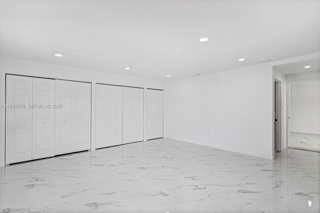 Building Photo - 988 NW 10th St