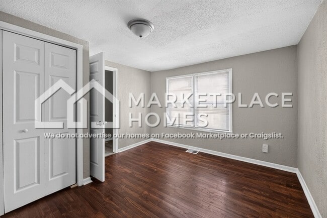 Building Photo - 1110 Pinkston St
