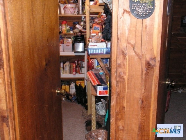 Building Photo - 624 Live Falls