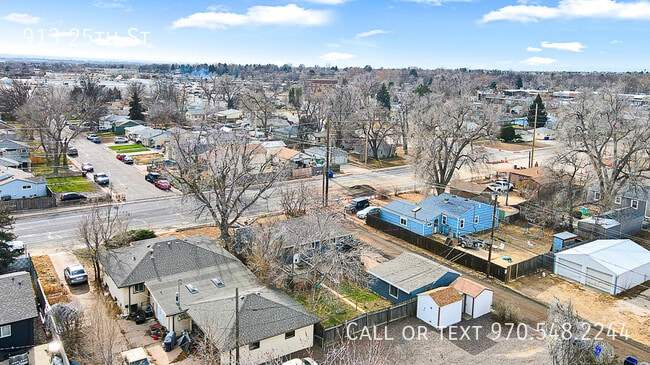 Building Photo - 913 25th St