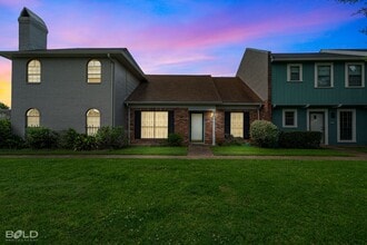 Building Photo - 203 Stratmore Dr