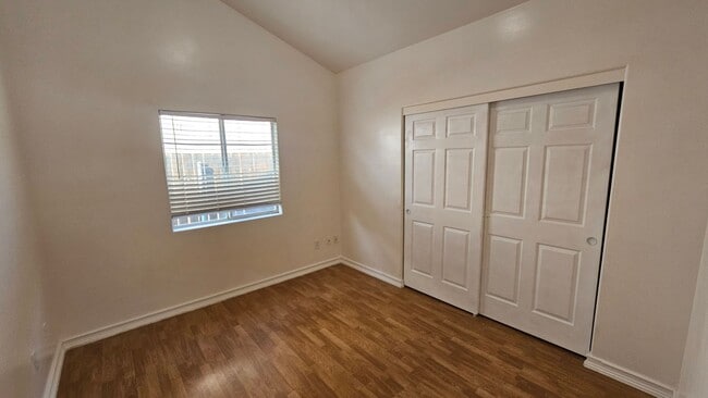 Building Photo - Great Home for Christmas