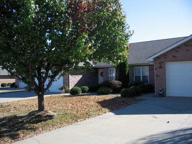 West Villas I - Mountain Valley Properties -Marion