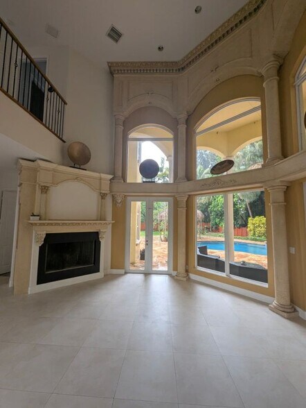 Building Photo - 6301 SW 58th Ct