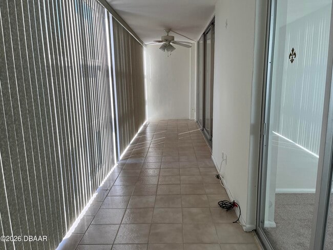 Building Photo - 1224 S Peninsula Dr