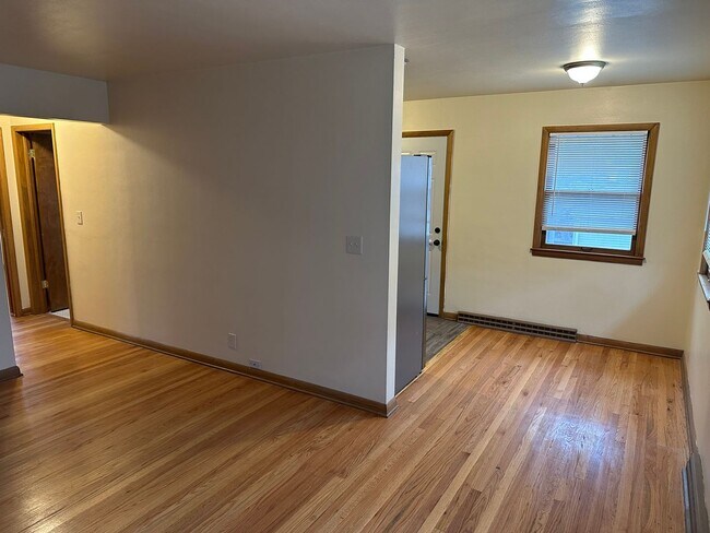 Building Photo - 4707 W Wells St