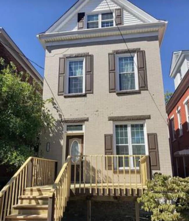 2813 Highland Ave 2813 Highland Ave Cincinnati OH 45219 Apartment