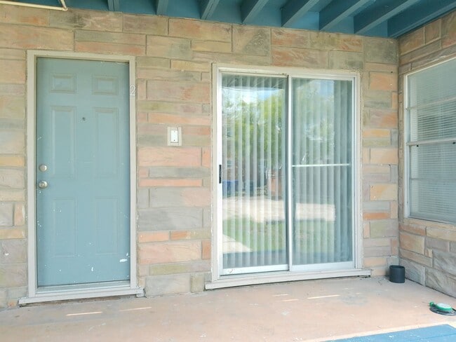 Building Photo - 829 Indiana Ave