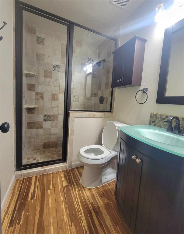 Building Photo - 16115 Lakestone Dr