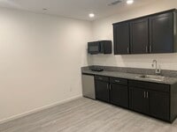 Building Photo - 810 Holdenhurst Ln