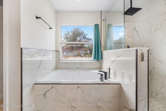 Building Photo - 1126 Ruby St SE