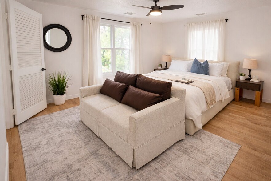 Building Photo - 553 W Center St