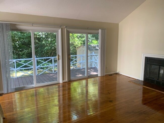 Building Photo - Gorgeous Home. Price Reduction! APPLY NOW