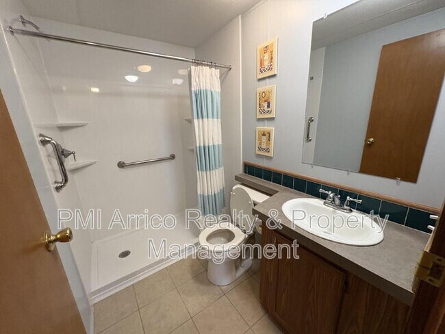 Building Photo - 616 Klickety Klak Ln