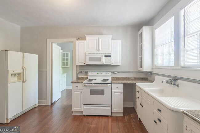 Building Photo - 356 Jackson St