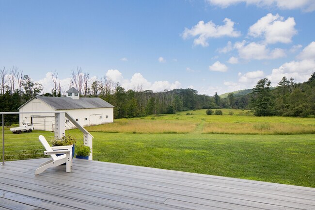 Building Photo - 41 Loon Meadow Dr