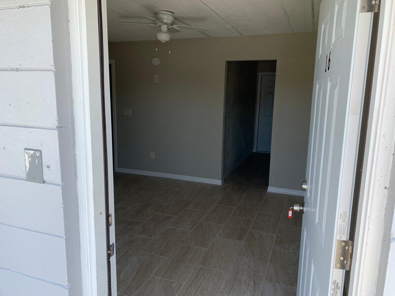Building Photo - 767 SW Alachua Ave