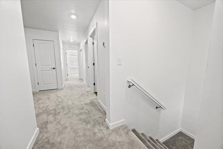 Building Photo - 195 N Nursery Ave