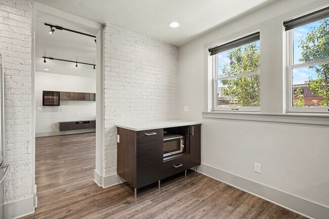 Building Photo - 2531 Curtis Street