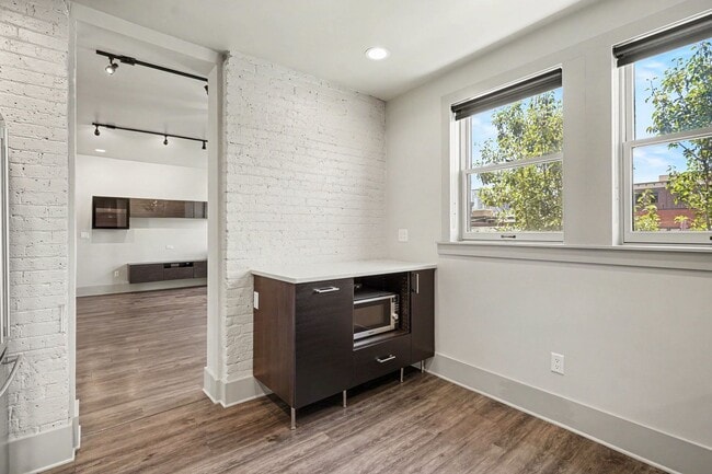 Building Photo - Fully Renovated Victorian Townhome in Curtis Park/RiNo | Walk to Dining, Parks & Downtown