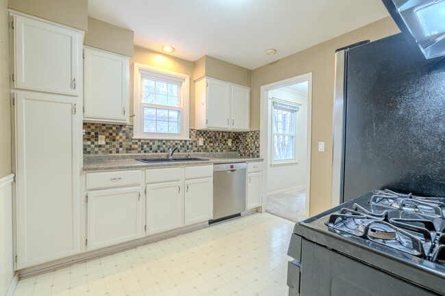 Building Photo - 6825 Xerxes Ave S