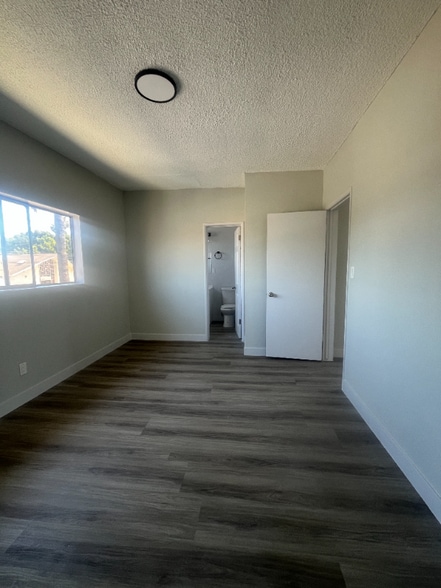 Building Photo - 8029 S Hoover St