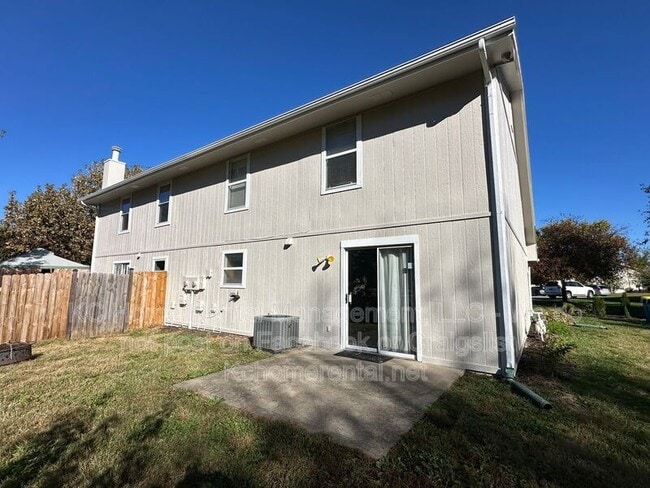 Building Photo - 766 Spring Cir