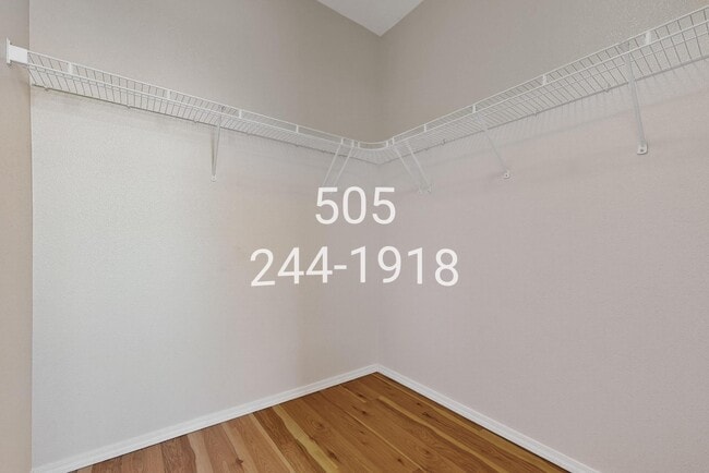 Building Photo - 1121 Meadowlark Way SE