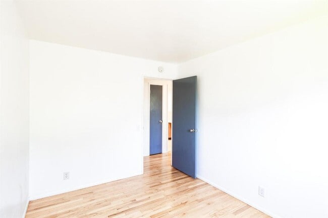 Building Photo - 9724 Brookmere Dr