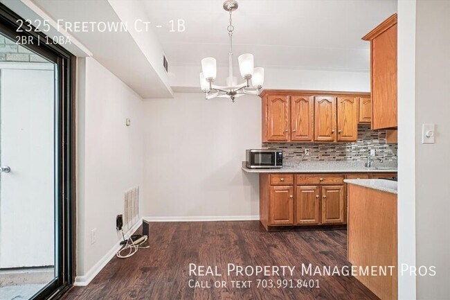 Building Photo - 2325 Freetown Ct