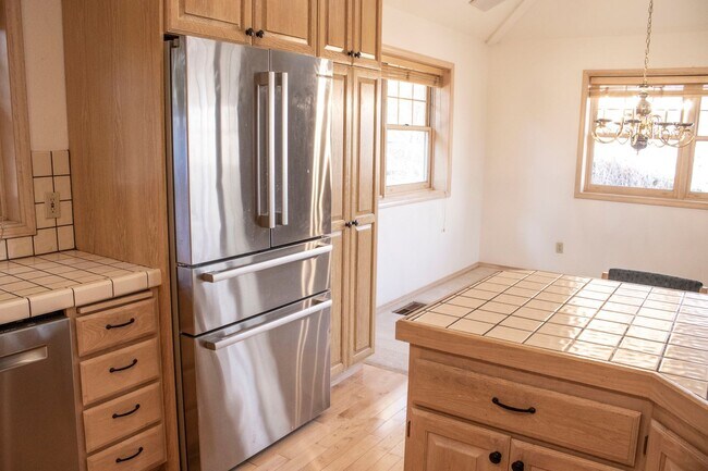 Building Photo - Custom home in Southwest Reno, 3 Bedrooms, 2 Bathrooms, Large Garage