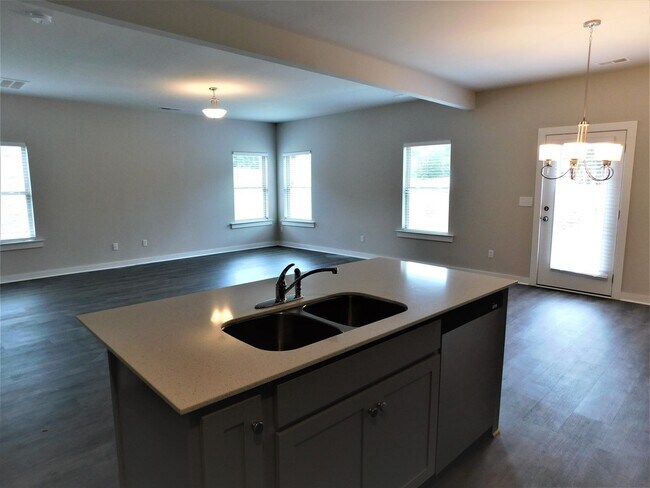 Building Photo - Home for rent in Pinson, AL!!! Available to View with 48 Hours Notice!