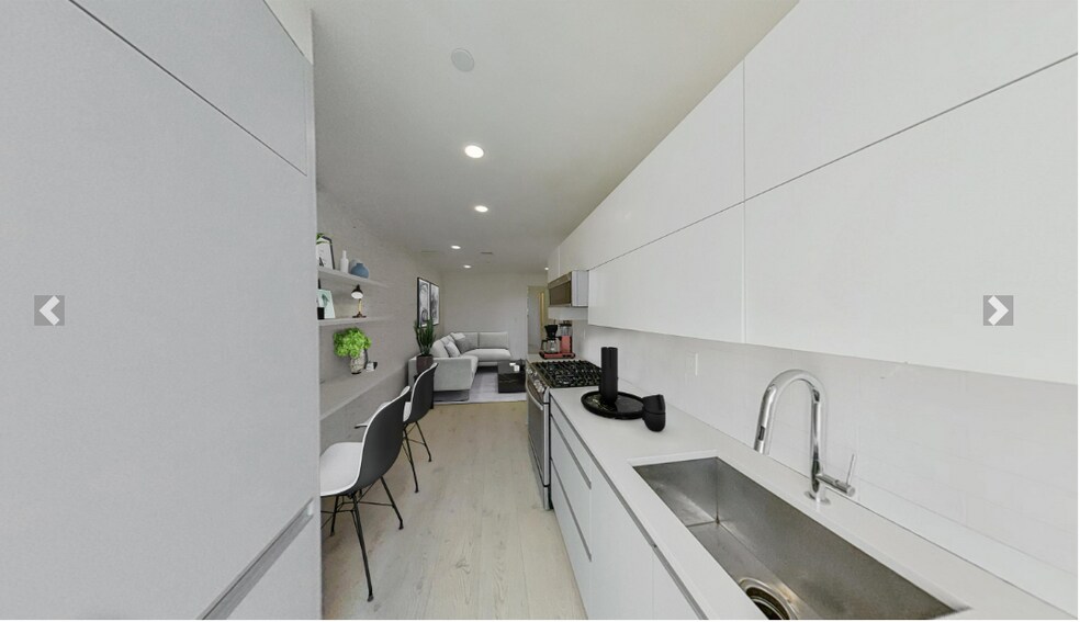 Building Photo - 2 Worthington St