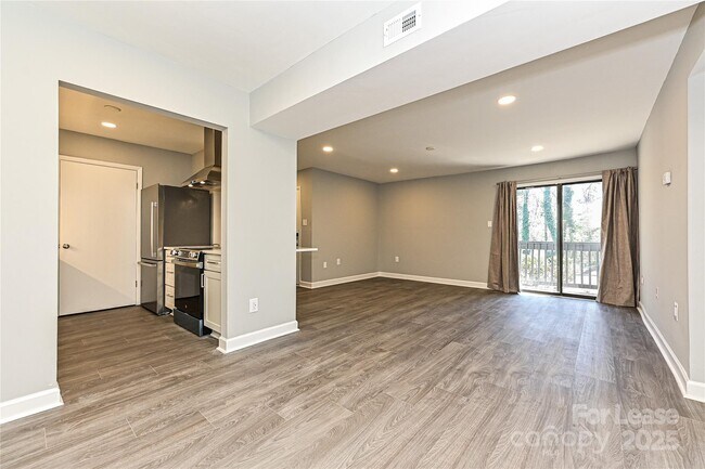 Building Photo - 5020 Sardis Rd