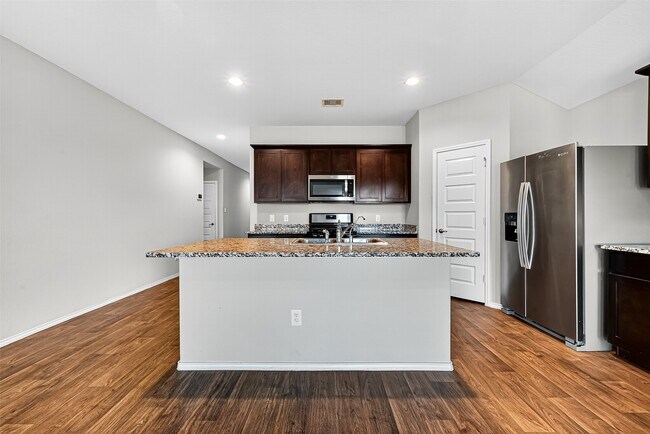 Building Photo - 1610 Bear Spring Dr