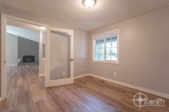 Building Photo - 1701 SE 123rd Ave