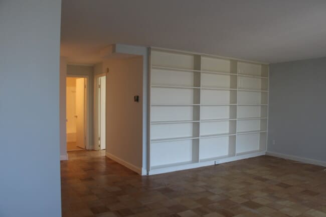 Building Photo - 1512 S Arlington Ridge Rd