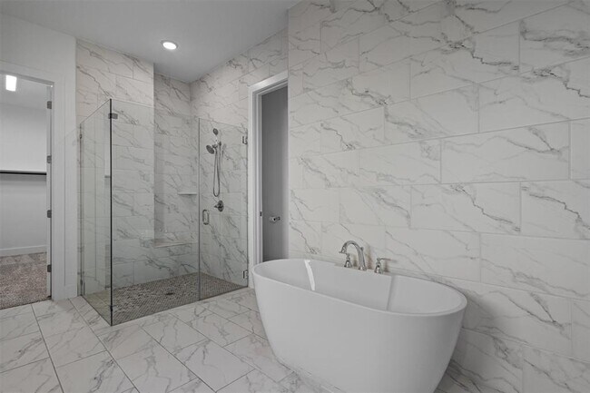 Building Photo - 724 Pinnacle View Dr