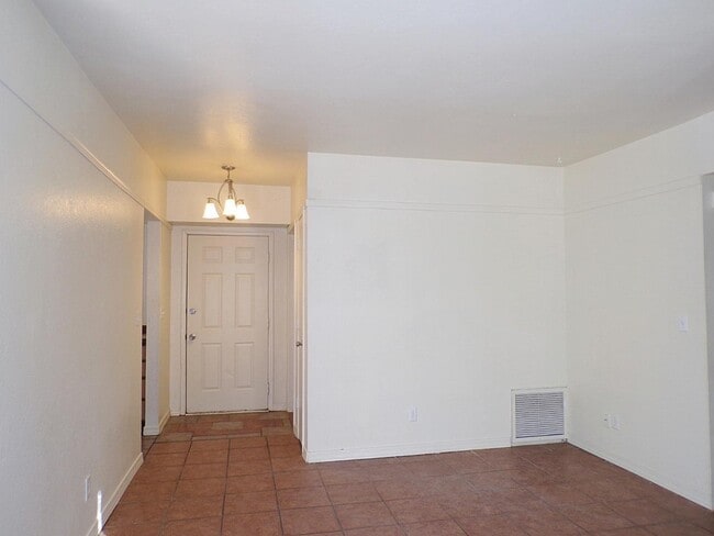 Building Photo - 4232 Ave Palermo