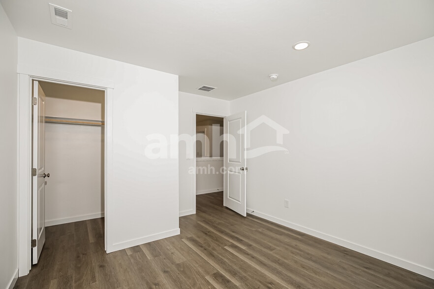 Building Photo - 2963 N Miami Ave