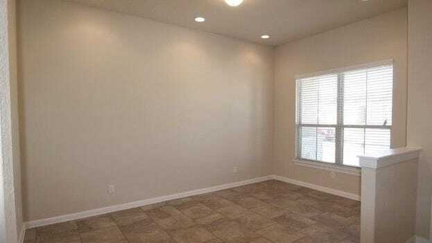 Building Photo - 5633 Briar Fld
