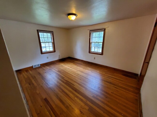 Building Photo - 277 Woodland Dr
