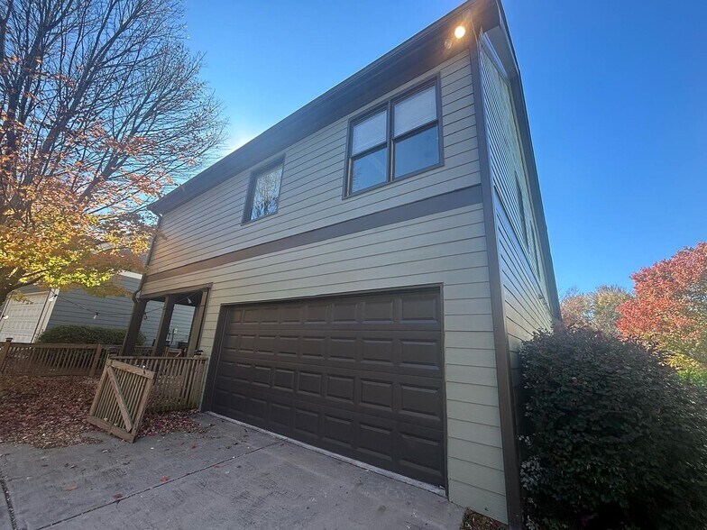 Building Photo - 1529 Gilstrap Ln NW