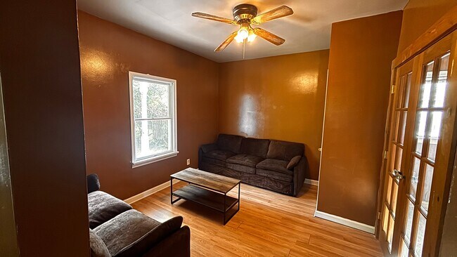 Building Photo - 1025 Highland Ave