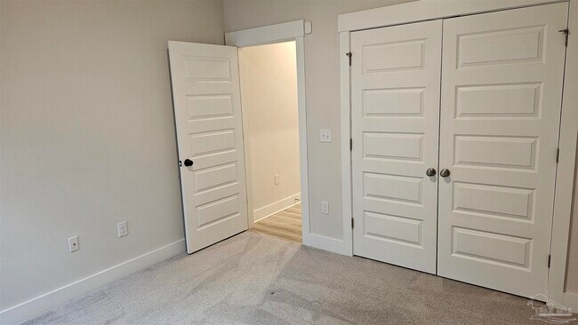 Building Photo - 265 Camellia Dr
