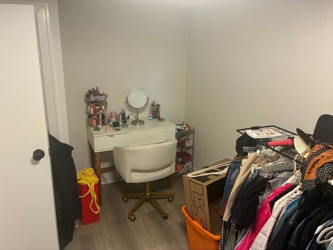 Building Photo - 1336 W Diversey Pkwy